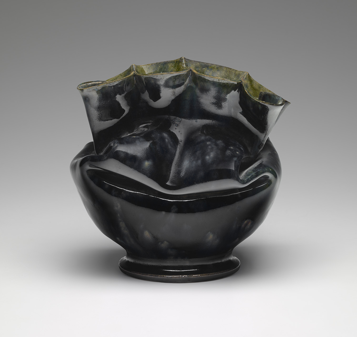 Exhibition The Ceramic Presence in Modern Art Linda Leonard