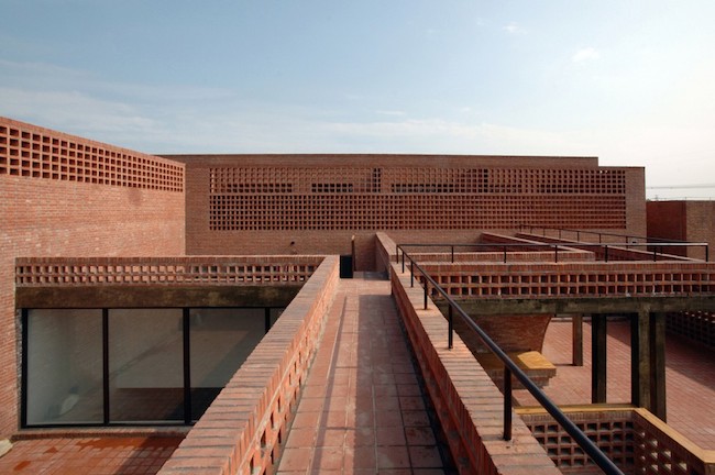 Architecture + Brick | Xiang Jing + Qu Guangci Sculpture Studio by aterlier100s+1