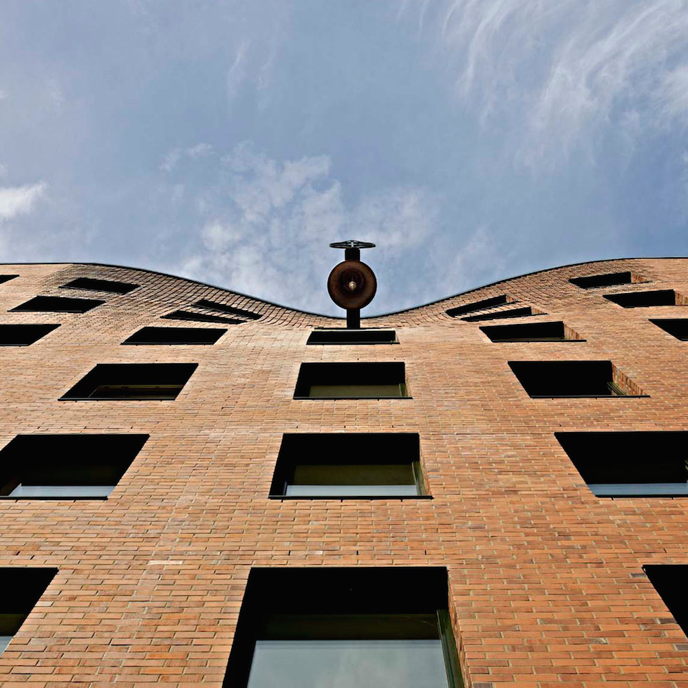 Architecture + Brick | Wandel Lorch’s Swelling Chapel Facade in Hamburg