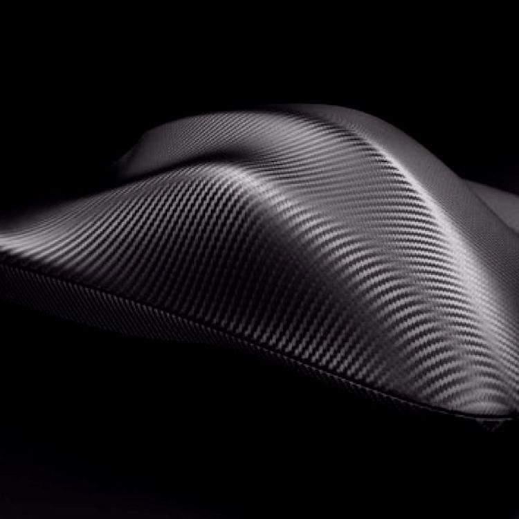 Design | Zaha Hadid’s “Seoul” Tea Set in Ceramic and Carbon Fiber