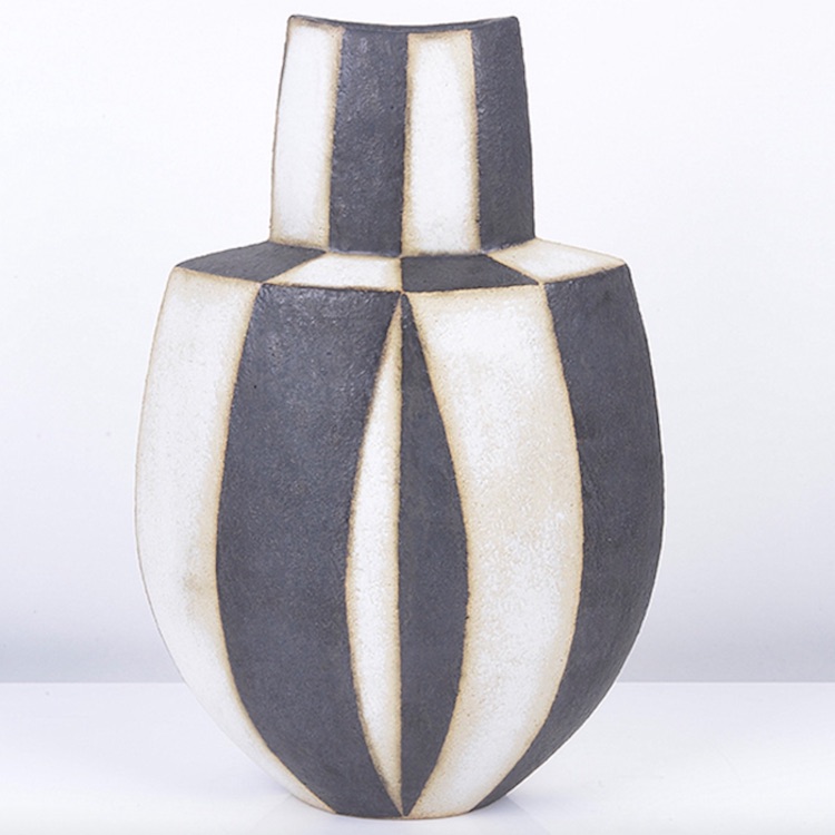 Sponsored | May 15 – 18, Maak Contemporary Ceramics Auction