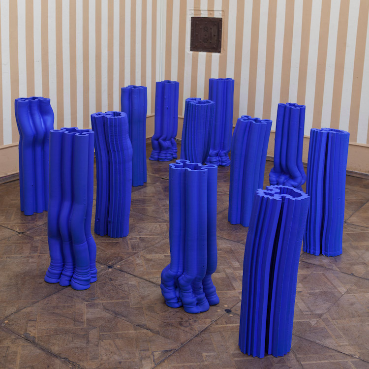 Design | Yves Kiln, Anton Alvarez’ Paradoxical Ultramarine Clay Sculptures