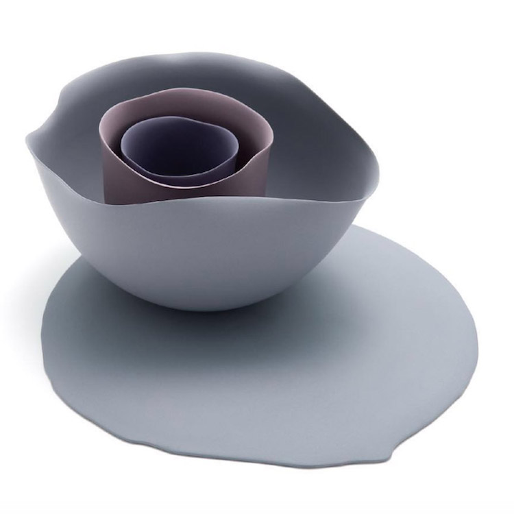 https://cfileonline.org/wp-content/uploads/2018/05/00-so-yeon-park-okeeffe-black-iris-contemporary-porcelain-ceramic-art.jpg